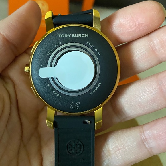 NIB Tory Burch Touchscreen Smart Watch TBT1000 - Picture 5 of 16